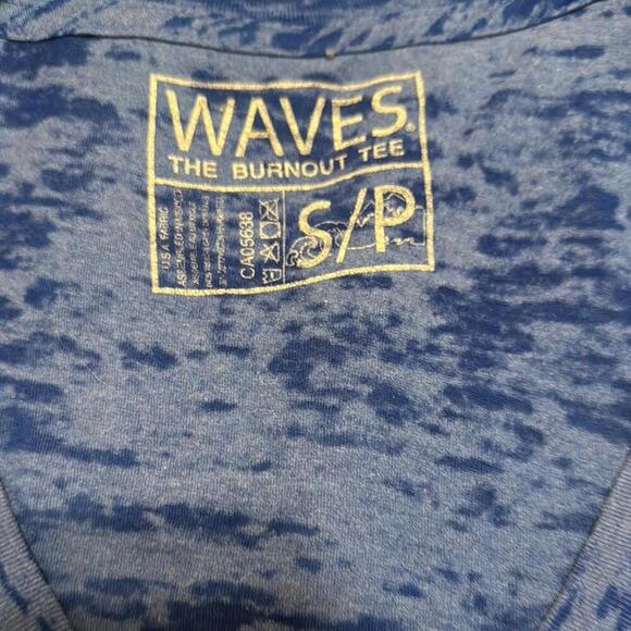 Waves Winnipeg Jets NHL Burnout Tee - Women's V-Neck Shirt - Picture 3 of 3